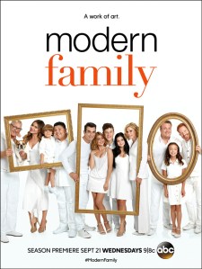 rs_634x845-160823125316-1024-modern-family-s8-exclusive-jb-82316